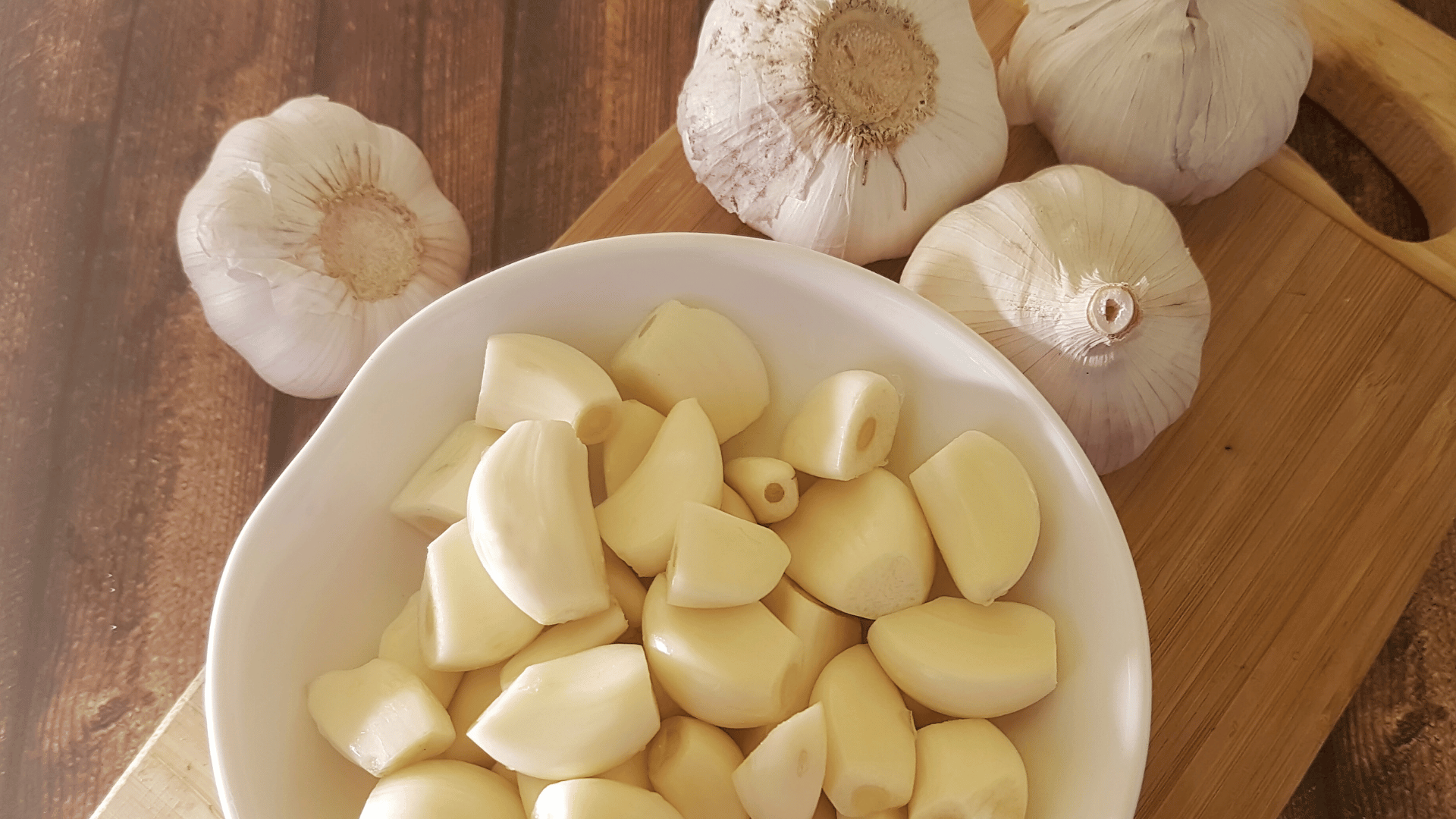 Garlic Benefits: The Power Behind the Clove